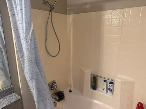 Bath - 1338 E Castlecrest Ave, Visalia, CA 93292 photo 5 of 6
