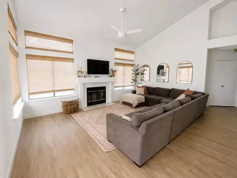Living - 325 W Decatur Ave, Clovis, CA 93611 photo 1 of 2