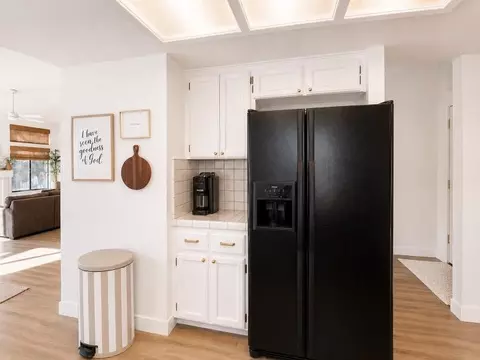 Kitchen - 325 W Decatur Ave, Clovis, CA 93611 photo 3 of 3