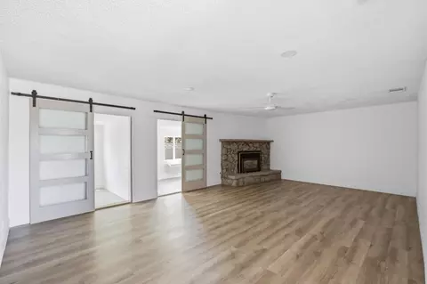 Living - 3731 Allan St, Selma, CA 93662 photo 2 of 4