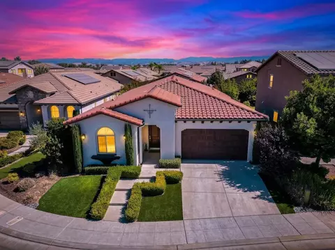1924 E Via Fiore Ave, Fresno, CA 93730