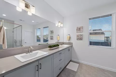 Bath - 4071 Braden Rd, Madera, CA 93636 photo 3 of 5