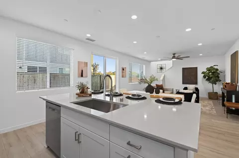Kitchen - 4071 Braden Rd, Madera, CA 93636 photo 4 of 5