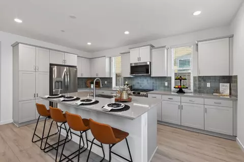 Kitchen - 4071 Braden Rd, Madera, CA 93636 photo 1 of 5