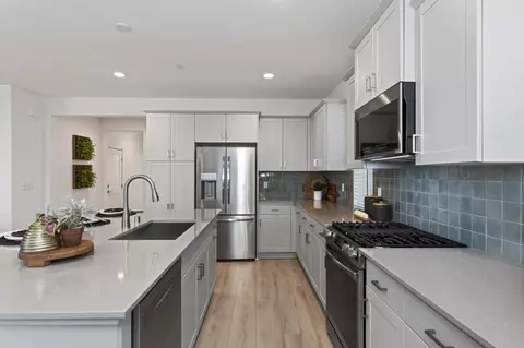 Kitchen - 4071 Braden Rd, Madera, CA 93636 photo 5 of 5