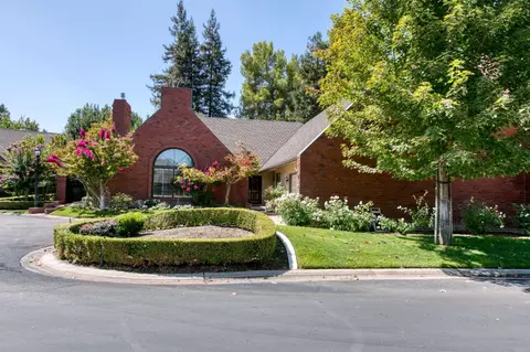 2555 W Bluff Ave #139, Fresno, CA 93711
