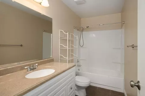 Bath - 3237 Renn, Clovis, CA 93611 photo 3 of 3