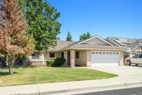 Exterior - 3237 Renn, Clovis, CA 93611 photo 2 of 10