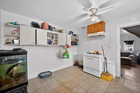 Kitchen - 1328 E Fedora Ave, Fresno, CA 93704 photo 2 of 4