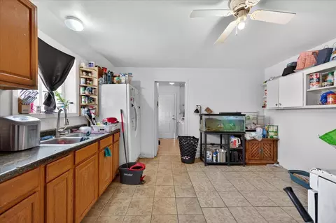 Kitchen - 1328 E Fedora Ave, Fresno, CA 93704 photo 1 of 4