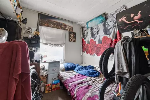 Bedroom - 1328 E Fedora Ave, Fresno, CA 93704 photo 4 of 5