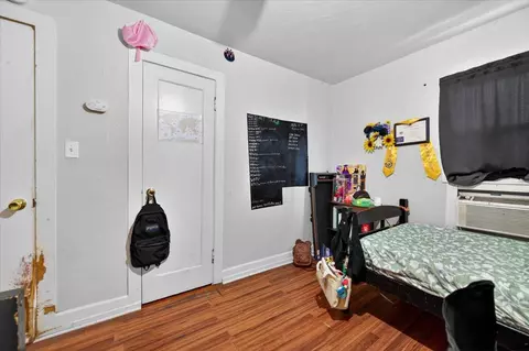 Bedroom - 1328 E Fedora Ave, Fresno, CA 93704 photo 1 of 5
