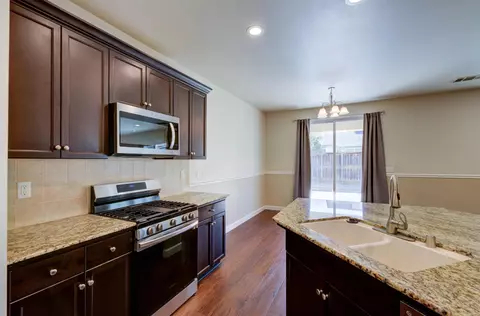 Kitchen - 1630 Blackwood Ave, Clovis, CA 93619 photo 4 of 4