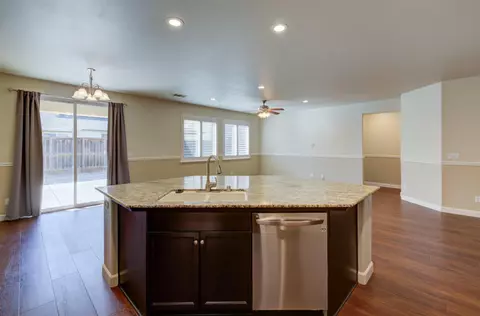 Living - 1630 Blackwood Ave, Clovis, CA 93619 photo 7 of 9