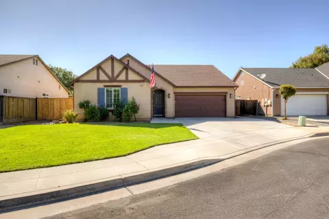 Exterior - 1630 Blackwood Ave, Clovis, CA 93619 photo 4 of 10
