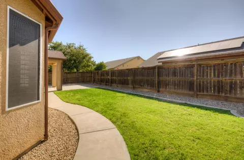 Exterior - 1630 Blackwood Ave, Clovis, CA 93619 photo 6 of 10