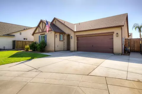 Exterior - 1630 Blackwood Ave, Clovis, CA 93619 photo 5 of 10