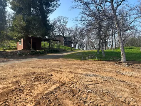 Exterior - 40838 Oak Ridge Dr, Three Rivers, CA 93271 photo 6 of 13
