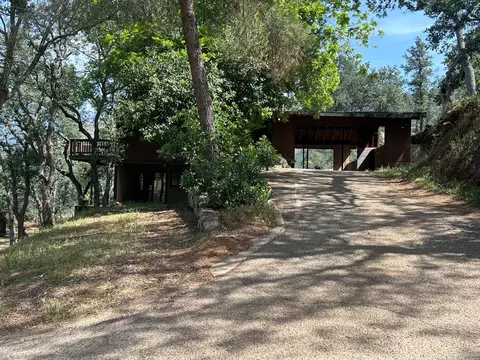 Exterior - 40838 Oak Ridge Dr, Three Rivers, CA 93271 photo 2 of 13