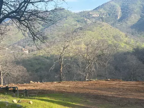 Exterior - 40838 Oak Ridge Dr, Three Rivers, CA 93271 photo 5 of 13