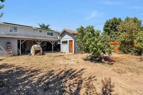 Exterior - 312 L St, Sanger, CA 93657 photo 8 of 9