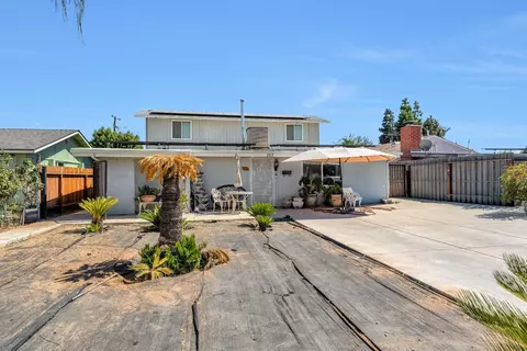 Exterior - 312 L St, Sanger, CA 93657 photo 4 of 9