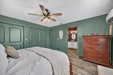 Bedroom - 12909 E Gettysburg Ave, Sanger, CA 93657 photo 4 of 12