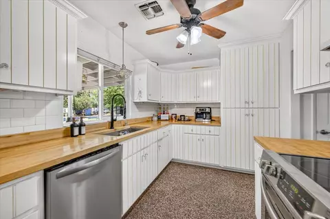 Kitchen - 12909 E Gettysburg Ave, Sanger, CA 93657 photo 4 of 6