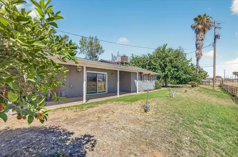 Exterior - 12909 E Gettysburg Ave, Sanger, CA 93657 photo 7 of 13