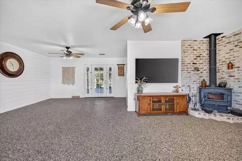 Living - 12909 E Gettysburg Ave, Sanger, CA 93657 photo 2 of 4