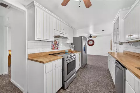 Kitchen - 12909 E Gettysburg Ave, Sanger, CA 93657 photo 6 of 6