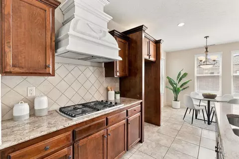 Kitchen - 2603 E Powers Ave, Fresno, CA 93720 photo 5 of 6