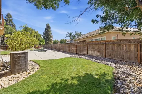 Exterior - 2603 E Powers Ave, Fresno, CA 93720 photo 8 of 11
