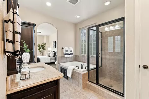 Bath - 2603 E Powers Ave, Fresno, CA 93720 photo 4 of 5