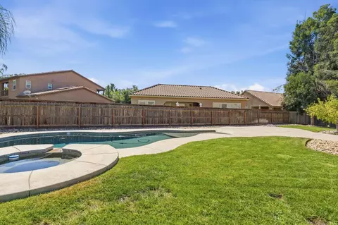 Exterior - 2603 E Powers Ave, Fresno, CA 93720 photo 10 of 11