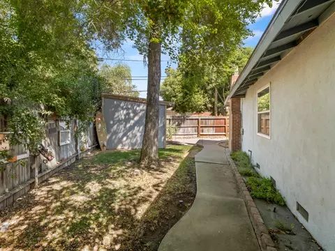 Exterior - 3763 E Robinson Ave, Fresno, CA 93726 photo 9 of 9