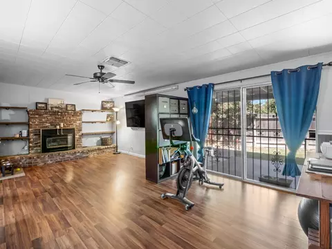 Living - 3763 E Robinson Ave, Fresno, CA 93726 photo 3 of 4