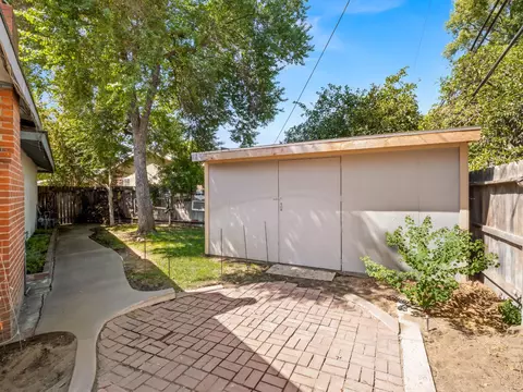 Exterior - 3763 E Robinson Ave, Fresno, CA 93726 photo 8 of 9