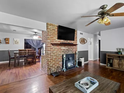 Living - 3763 E Robinson Ave, Fresno, CA 93726 photo 2 of 4