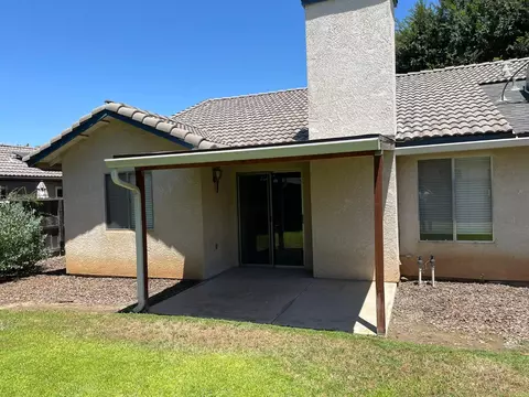 368 W Gibson Ave, Clovis, CA 93612 photo 9