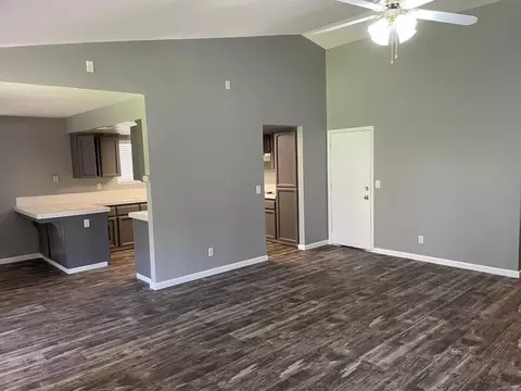 368 W Gibson Ave, Clovis, CA 93612 photo 3