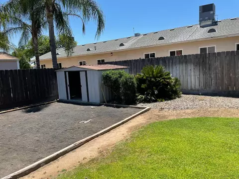 368 W Gibson Ave, Clovis, CA 93612 photo 10