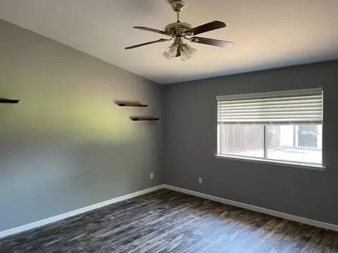 368 W Gibson Ave, Clovis, CA 93612 photo 7