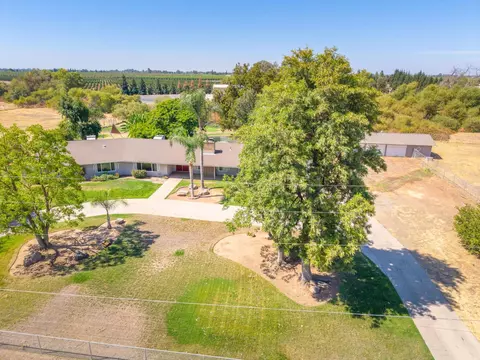 View/Area - 10763 E Ashlan Ave, Sanger, CA 93657 photo 1 of 17