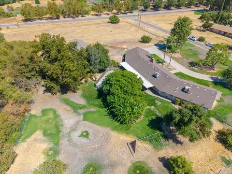 View/Area - 10763 E Ashlan Ave, Sanger, CA 93657 photo 12 of 17