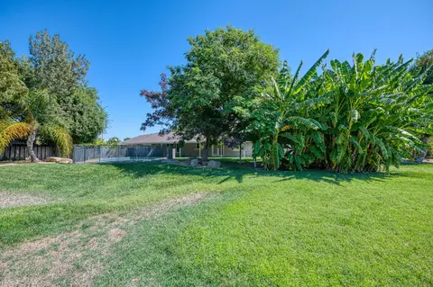 Exterior - 10763 E Ashlan Ave, Sanger, CA 93657 photo 11 of 19