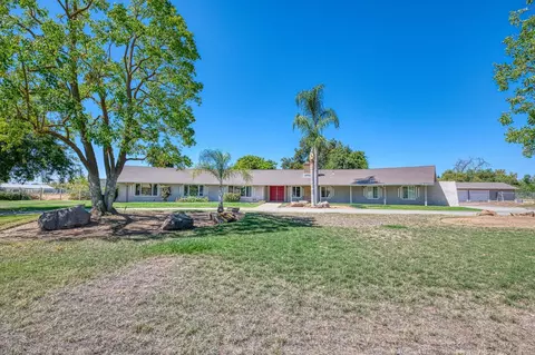 Exterior - 10763 E Ashlan Ave, Sanger, CA 93657 photo 2 of 19
