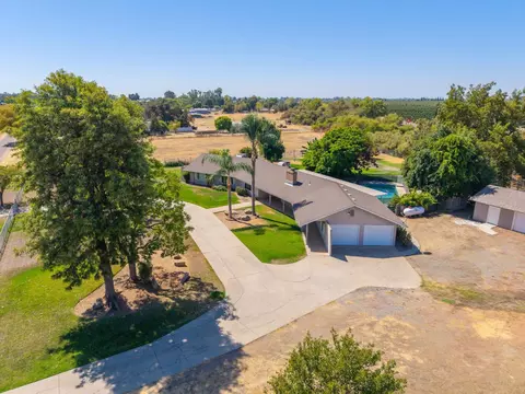View/Area - 10763 E Ashlan Ave, Sanger, CA 93657 photo 4 of 17