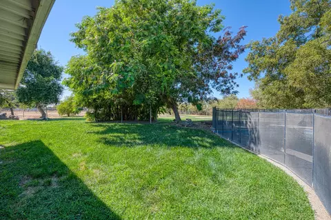 Exterior - 10763 E Ashlan Ave, Sanger, CA 93657 photo 10 of 19