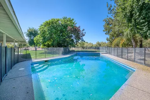Exterior - 10763 E Ashlan Ave, Sanger, CA 93657 photo 14 of 19